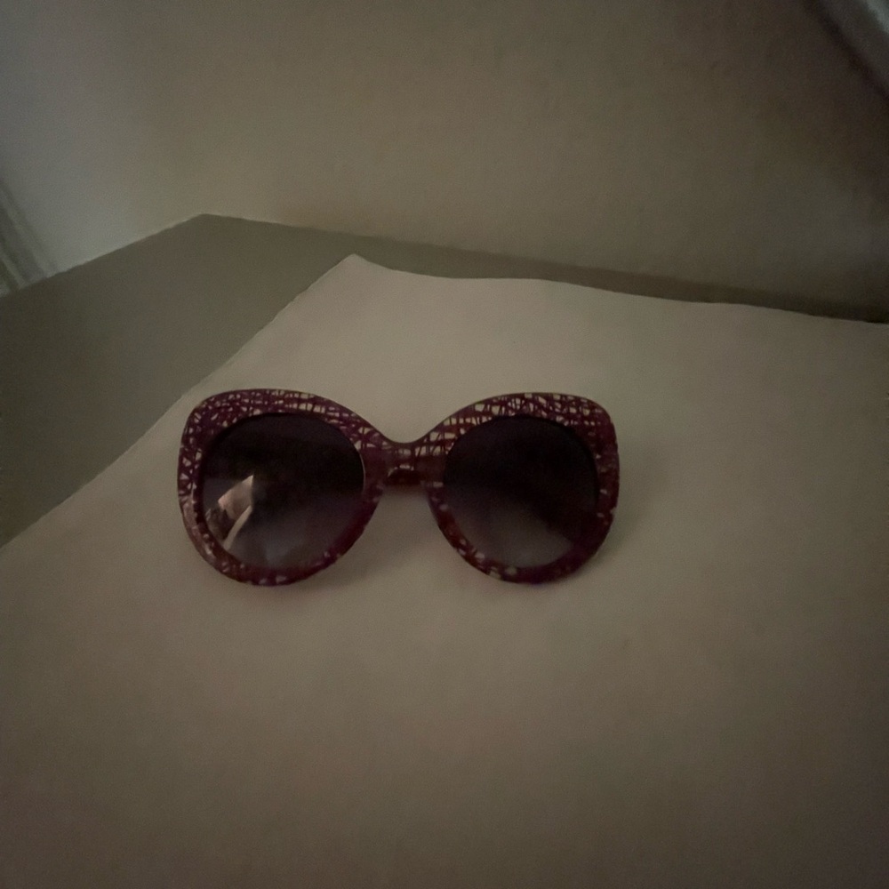 Pretty purple print sunglasses